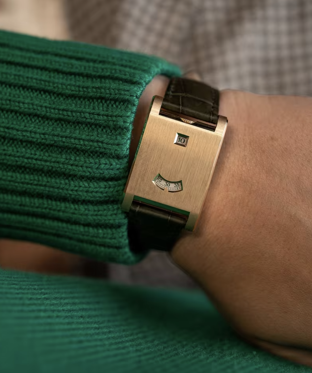 The Dolcevita Olive Gold Watch