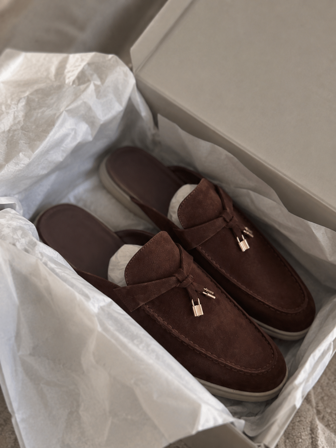 Worn by those who love it