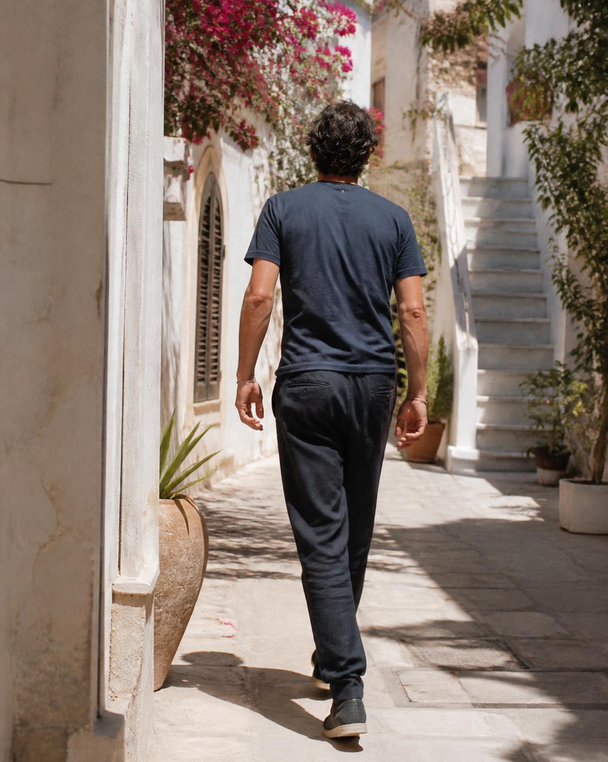 Look VIII — Bougainvillea alley