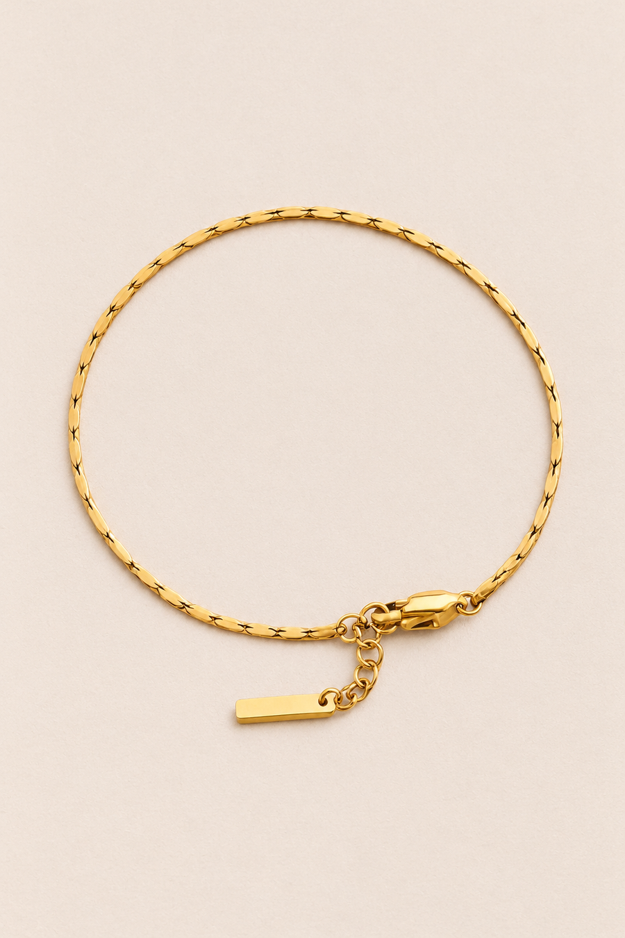Le bracelet Monaco noir et or