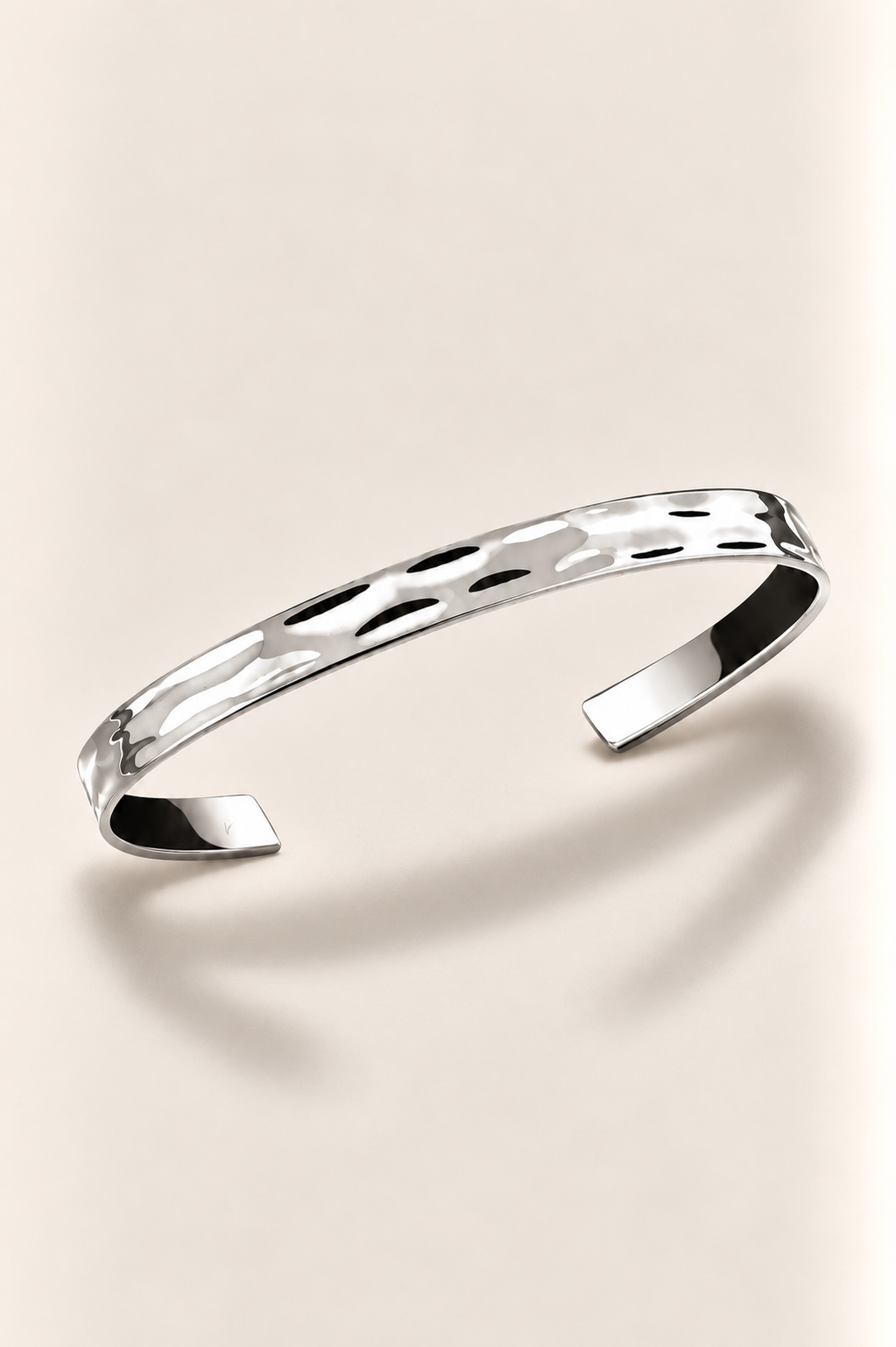 Le bracelet Monaco noir et or