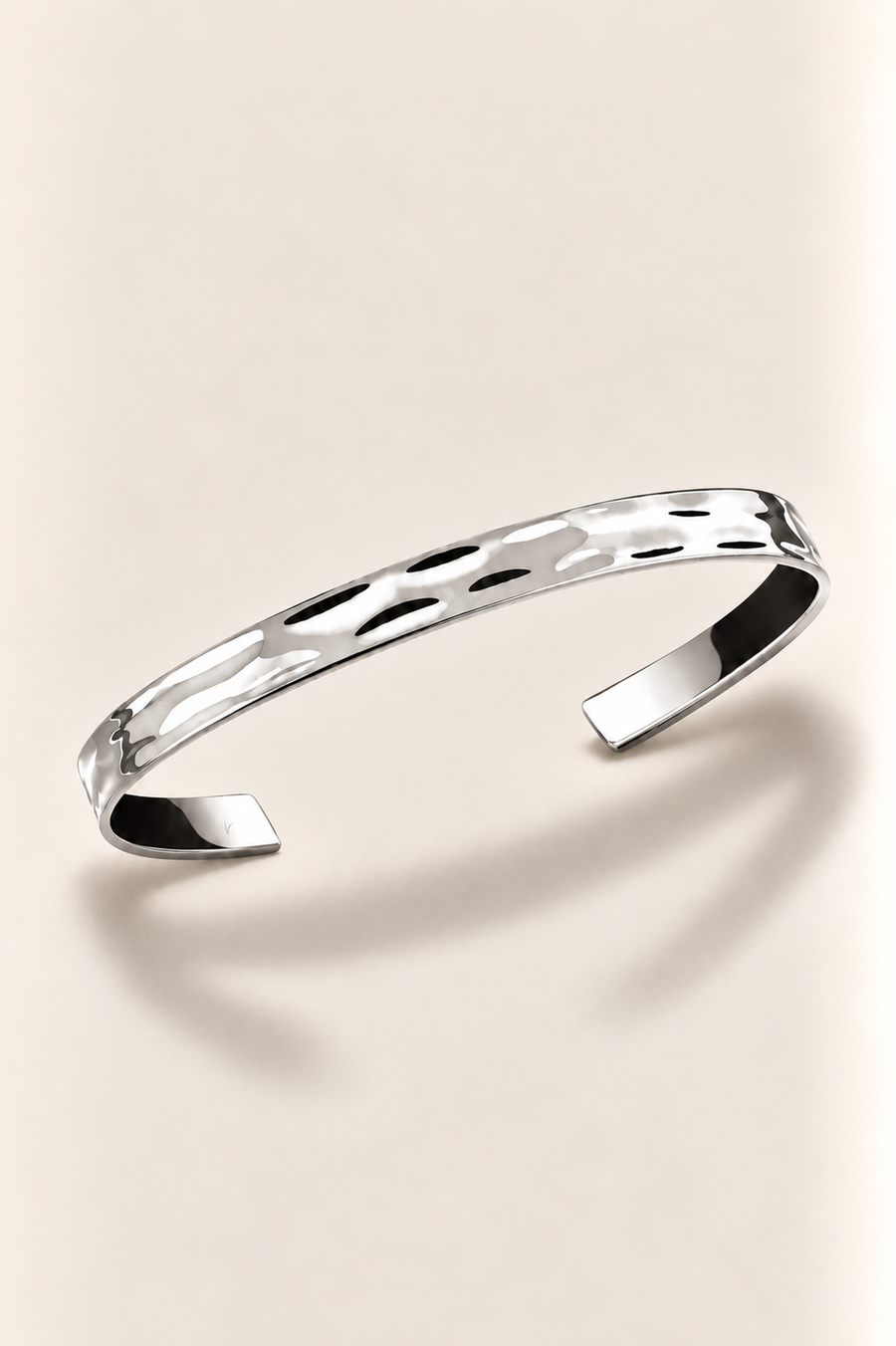 Le bracelet Monaco noir et or