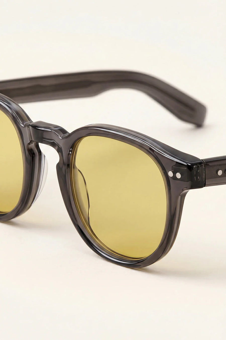 Die Positano Sonnenbrille mit gelben Gläsern