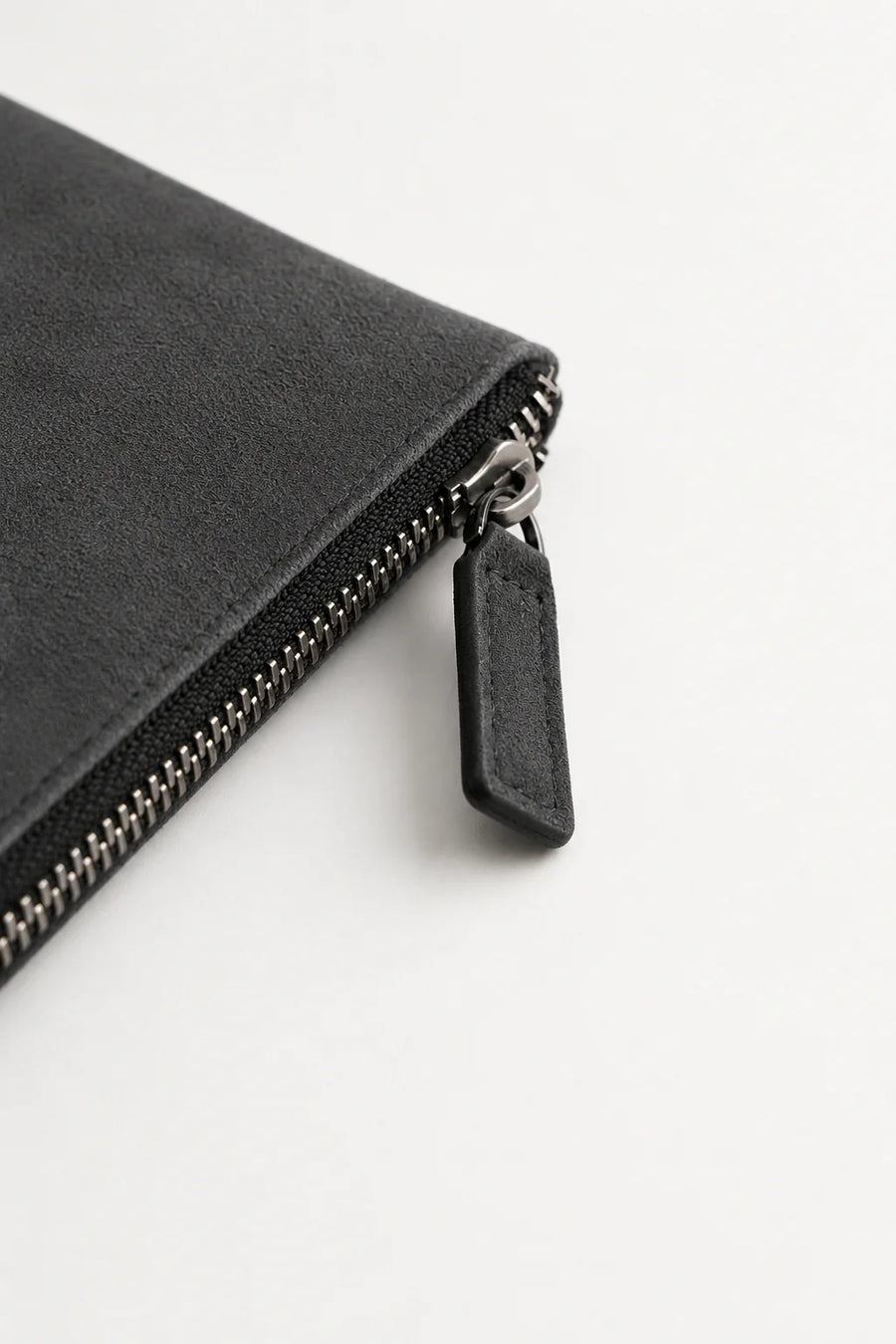 The Forte Alcantara Dark Grey Pochette