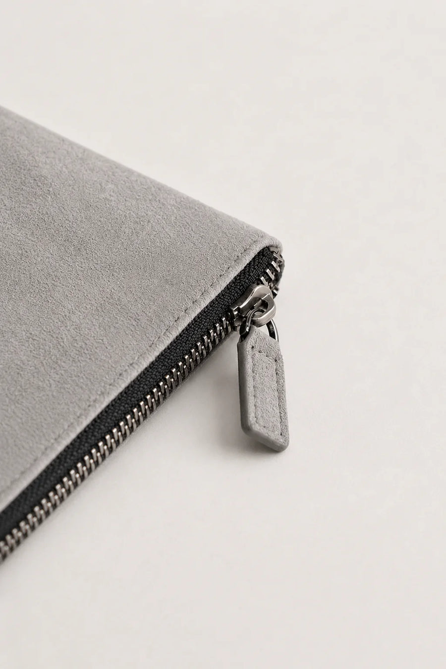 The Forte Alcantara Light Grey Pochette