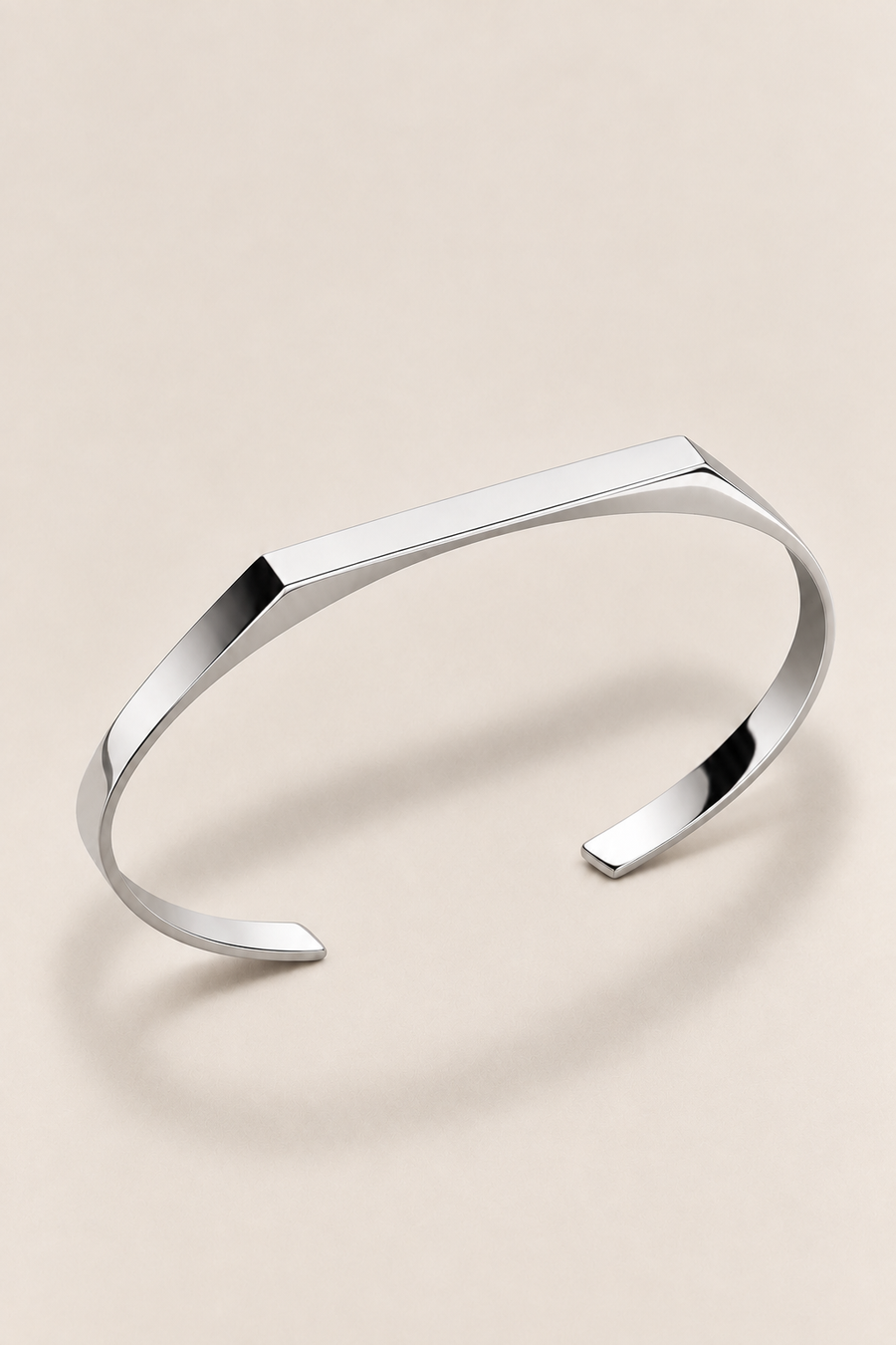 Le bracelet Monaco noir et or