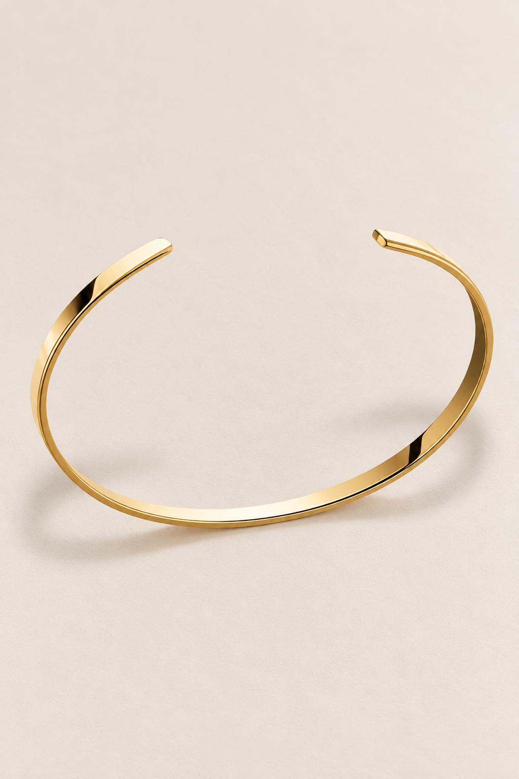Das Capri Slim Flat Goldarmband